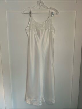 Oscar de la Renta Pink Label Long White Satiny Negligee Floral lace Top Size XS